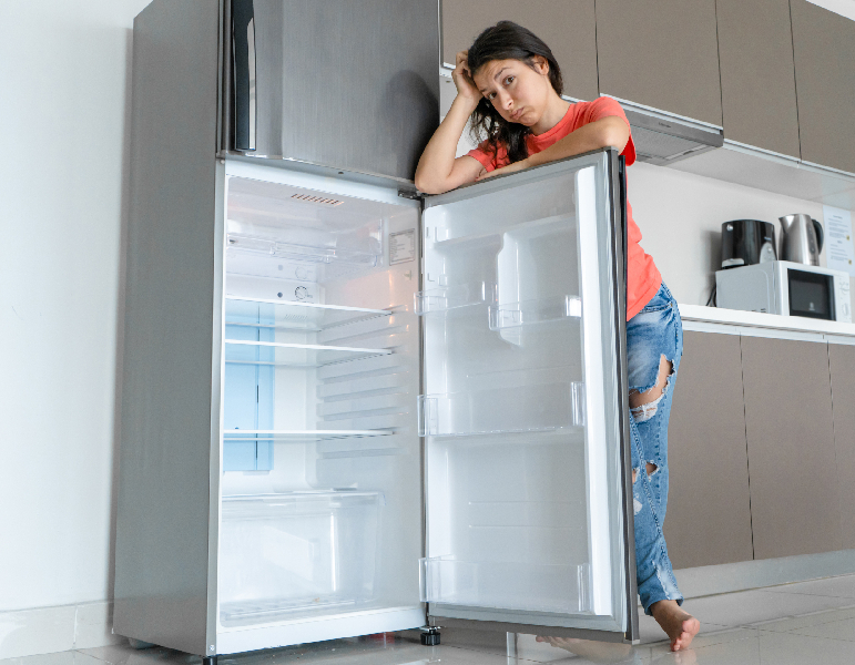Коли можна вмикати холодильник після перевезення?