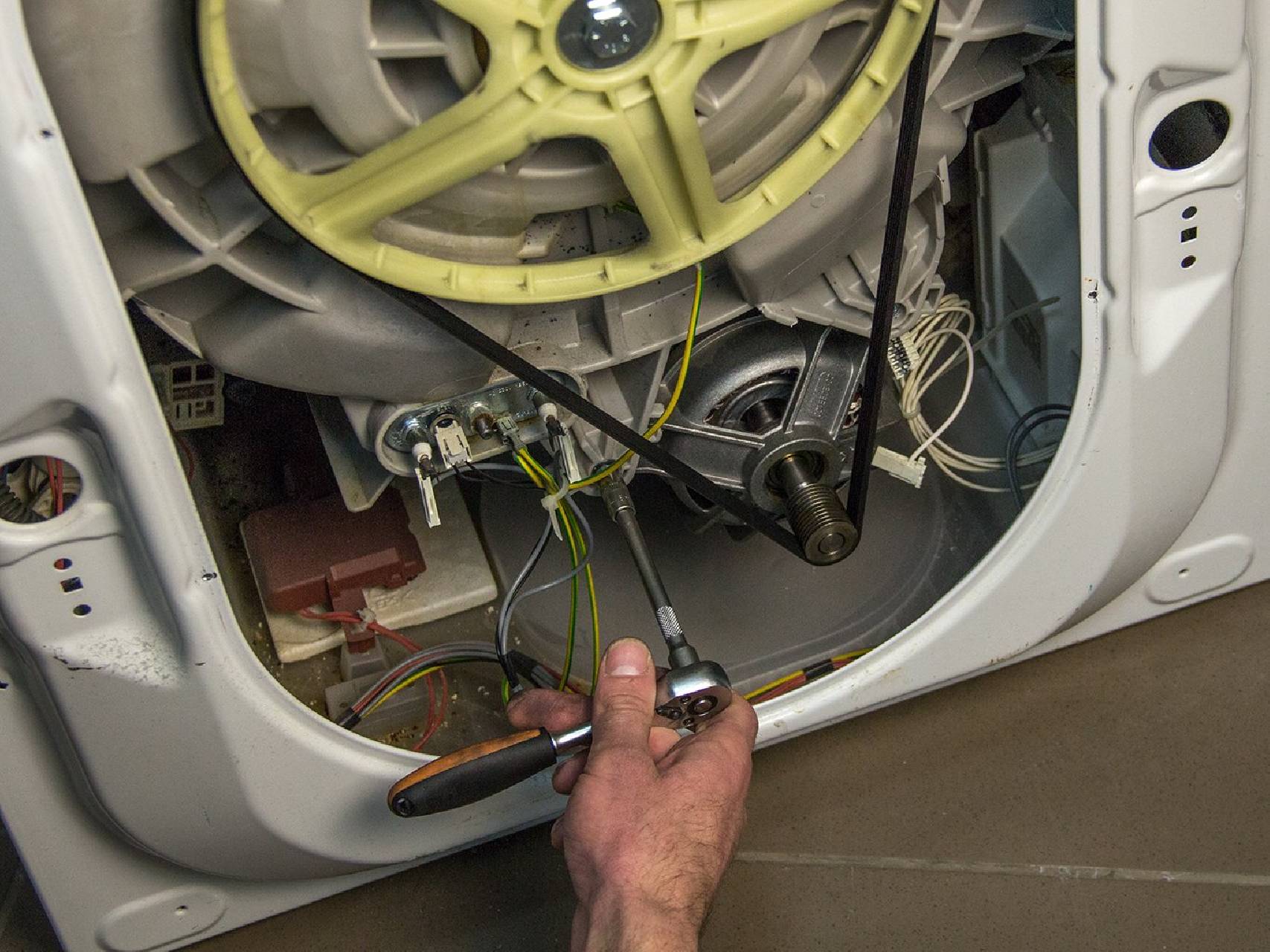 Як перевірити двигун пральної машини?